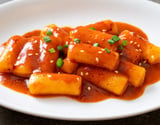 Tteokbokki: como fazer o bolinho de arroz com molho apimentado dos doramas