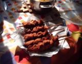 Espetinhos de frango com provolone