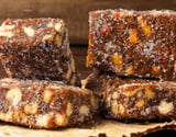 Pé de moça com chocolate meio amargo que não fica enjoativo