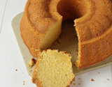 Bolo de mandioca simples e fofinho