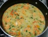 Camarão ao molho de coco com legumes