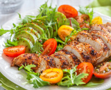 Dieta low carb emagrece? Descubra quais alimentos comer e veja sugestão de cardápio