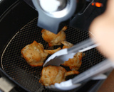 Faça ISSO na sua air fryer para não ter mais fumaça ao preparar alimentos gordurosos na fritadeira elétrica