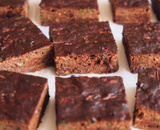 Brownie de abobrinha: você não vai acreditar na textura e no sabor desse doce mais saudável!