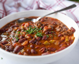Sopa de feijão com macarrão: a receita simples que salva qualquer noite fria