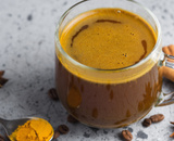 Para que serve café com cúrcuma? Descubra porque combinação está em alta e quais são os benefícios para a saúde