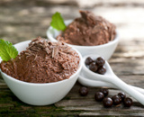 Creme de brigadeiro com chantilly: sobremesa fácil e rápida fica pronta em 30 minutos