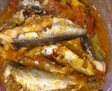 Sardinha fresca na panela de pressão