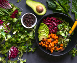 Detox não é só suco: saiba o que comer para fazer uma dieta detox e eliminar toxinas e inchaço