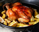 Simples e delicioso: como assar um frango inteiro no forno