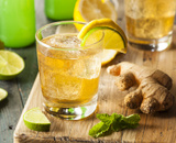 Quais são os benefícios do suco de hortelã e gengibre com limão?