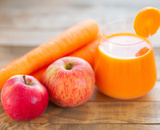 6 benefícios de beber suco de cenoura com maçã pela manhã