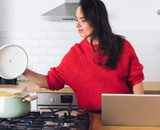 Vale a pena ter um cooktop em casa? Saiba por que esse eletrodoméstico tem conquistado tantas cozinhas