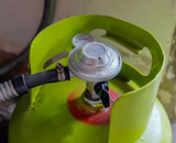 Aprenda como saber se o gás do botijão está acabando e evite passar perrengue em casa
