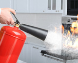 O erro mais comum que pode causar incêndio na sua cozinha (e como evitá-lo!)