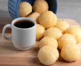Como fazer pão de queijo vegano: escolha receita com batata, inhame ou tofu