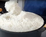 Aprendi como fazer um arroz branquinho e soltinho em grande quantidade igual de restaurante (e o arroz ainda rende 3 vezes mais!)