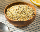 Nunca mais tive que comprar lemon pepper no mercado depois que descobri como preparar em casa!