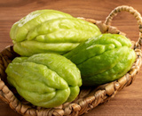 Contribui para a saúde do coração, ajuda na perda de peso e é rico em nutrientes: esses e outros benefícios do chuchu!
