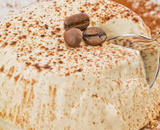 É para espantar o calor! Semifredo de café com apenas 4 ingredientes é o sorvete fácil de fazer para se refrescar