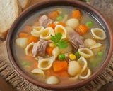Sopa de legumes com macarrão