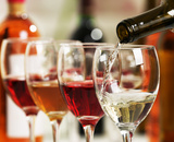 Este é o erro que todos cometemos com o vinho, de acordo com um sommelier
