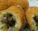 Bolinho de mandioca com carne moída e queijo: confira a receita