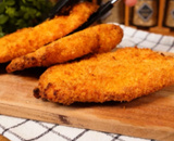 Desde que aprendi a fazer esse frango empanado sem fritura não faço de outro jeito: crocante, sequinho e fácil