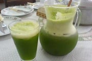 Suco verde refrescante