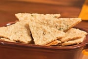 3 ingredientes e 15 minutos: é o que você precisa para fazer esse biscoito de queijo (sem farinha de trigo!) do TudoGostoso