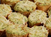 9 receitas de pão de alho que vão estrelar o seu cardápio de churrasco