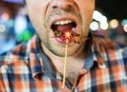 MasterChef Celebridades 2025: ator surpreende e é eliminado no 2º episódio após desafio com insetos fritos