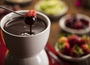 Fondue de chocolate: deixe as noites de inverno muito mais gostosas