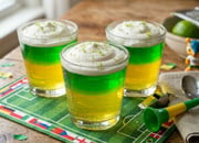 Gelatina verde e amarela de limão com maracujá para ver os jogos da Copa do Mundo