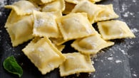 Ravioli de frango com massa recheada caseira e recheio cremoso