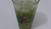 Caipirinha de kiwi com ameixa
