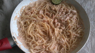 Macarrão com camarão, gengibre e limão
