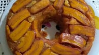 Bolo com banana caramelizada