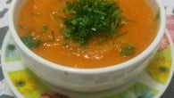 Creme de cenoura com bacon e couve