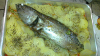 Atum assado com batatas
