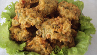 Bolinho de arroz com espinafre e alface