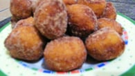 Bolinho frito de leite condensado