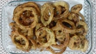 Cebola empanada estilo cebolitos