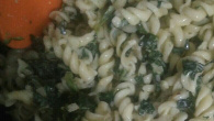 Macarrão com espinafre fácil