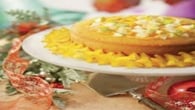 Bolo de manga com salada de frutas