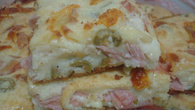 Torta de queijo, presunto e frango