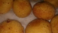 Bolinho de queijo e presunto