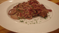 Bife acebolado com molho à Argentina