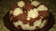 Bolo trufado de brigadeiro branco e preto