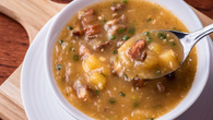 Sopa de mandioca e carne